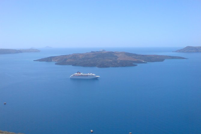 5 Hours Santorini Sightseeing Roundtrip - Red Beach and Perissa Black Sand: the quickest way to get that Santorini look
