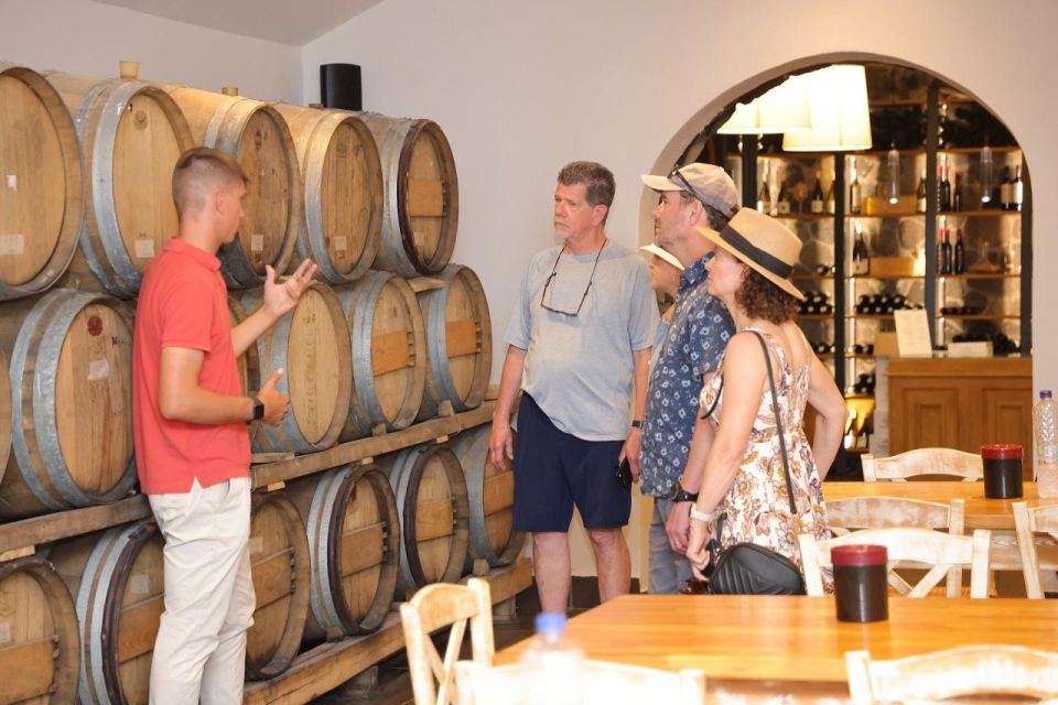 6-h Best of Santorini Sightseeing Guided Tour - Megalochori cobblestones and vineyards: a different kind of Santorini
