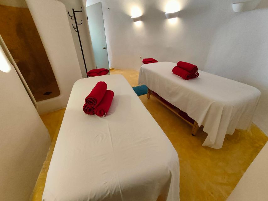 Akrotiri: Aromatherapy Couples Massage - Staff help and small comforts that make it smoother
