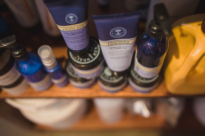 Akrotiri: Couples' Aromatherapy Massage - Music, Phones, and Other Small Rules That Shape the Mood