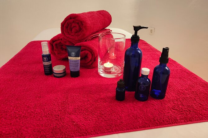 Akrotiri: Couples Massage & Pool Day Access - Changing rooms, amenities, and the rules that protect your comfort