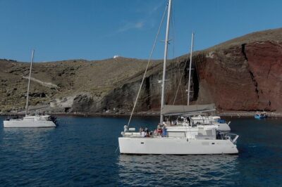 ALL-INCLUSIVE: Santorini Caldera Cruise with Greek Meal & Drinks - Transfers from your hotel or Airbnb (this is the real value)