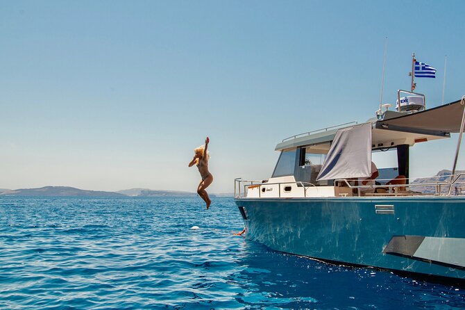 Diamond 36 Private Motor Yacht Caldera Cruise - White Beach: A Quick Look at the Icon