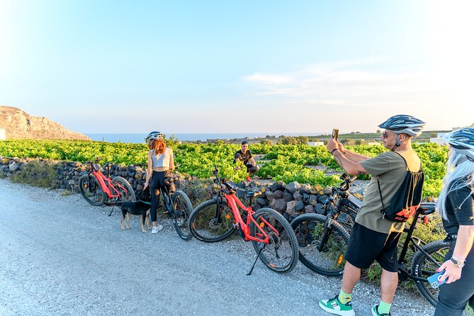 E-Bikes Rental in Santorini - Why an e-bike ride in Santorini beats the usual sightseeing plan