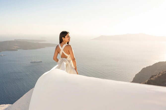 Embark on a Flying Dress Photoshoot in Santorini - A guided photoshoot: photographer + assistant keep you at ease