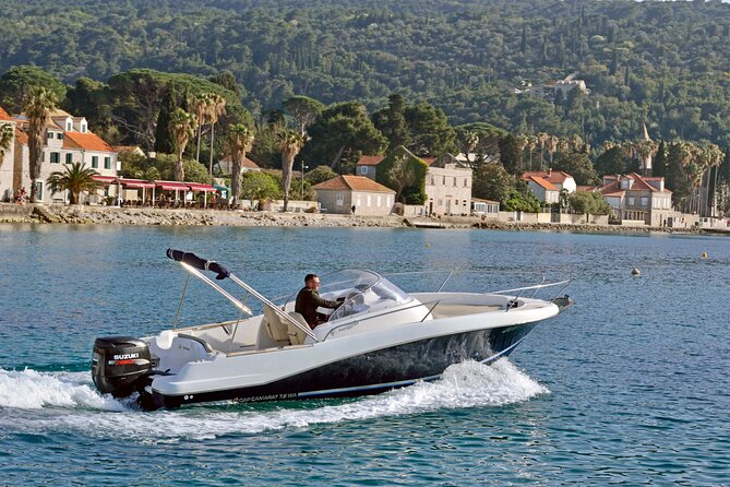 Explore Santorini and its volcanic wonders with Alex Private Boat - What to pack so your day stays easy