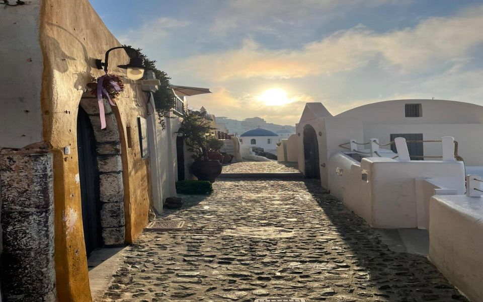 From Santorini: Guided Oia Morning Tour with Breakfast - Key highlights worth your attention
