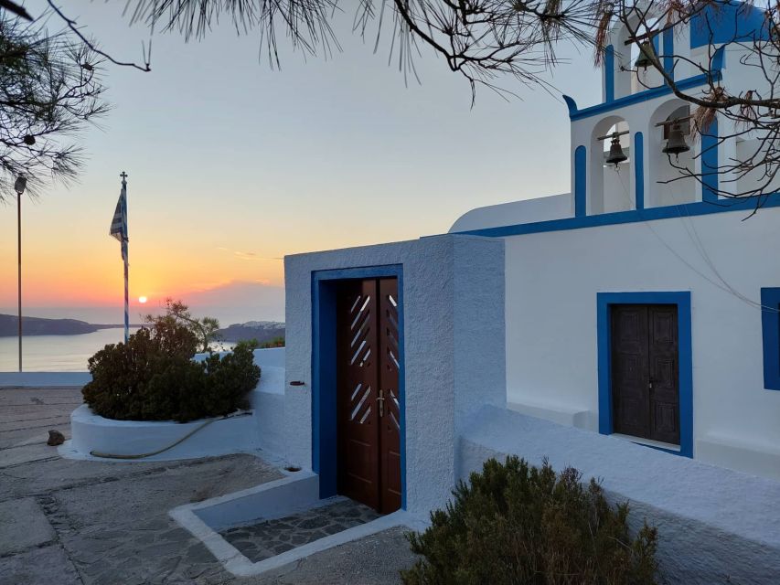 From Santorini: Guided Oia Morning Tour with Breakfast - Oia’s photo lanes: what the guided pace helps you get right