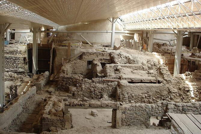 Guided Tour to the Akrotiri Archaeological Site in Santorini - The Big Rooms You’ll Be Talking About Later: West House and the Women’s House
