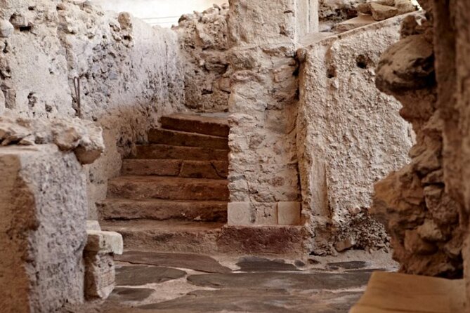Guided Tour to the Akrotiri Archaeological Site in Santorini - Why a Licensed English Guide Matters at the Ruins