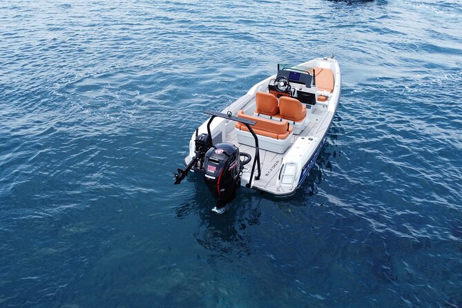 Half Day Saxdor Boat Rental in Santorini - Onboard Setup: Snacks, Ice Box, Snorkeling Gear, and Comfort Details That Matter