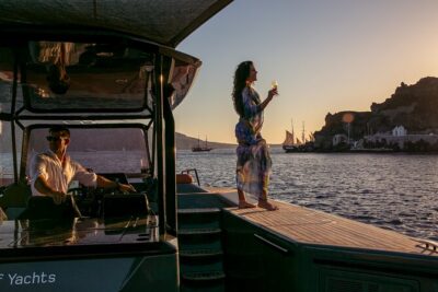 Luxury Private Power Catamaran Tour in Santorini - Nea Kameni and the volcanic formations: the part you remember later