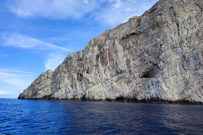 Morning or Afternoon 3hour Private boat Tour in Santorini - Key highlights worth planning around