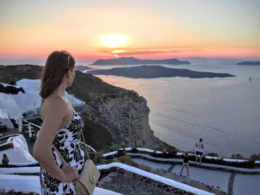 North Santorini: Private Tour with Oia Sunset by Natives - The guide’s role: history, clarity, and smarter touring