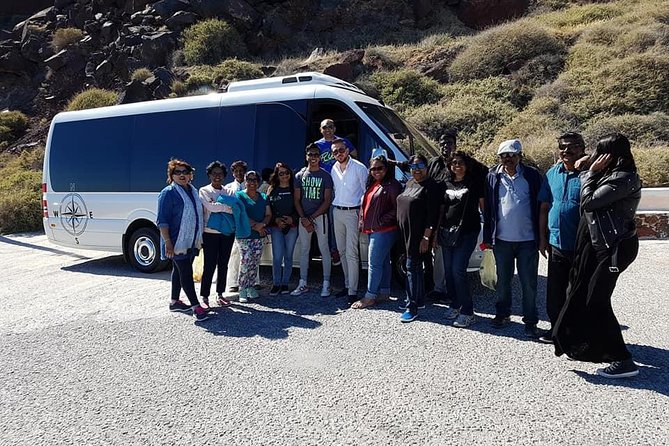 Private 8h tour on Santorini - Oia Main Street for Architecture and Caldera Views (Plus Time to Breathe)