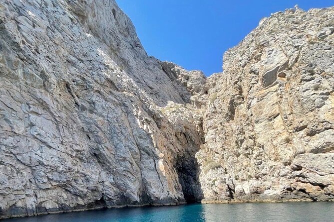 Private Caldera Cruise with Motor Yacht in Santorini - Why an Elixir private yacht makes Santorini feel personal
