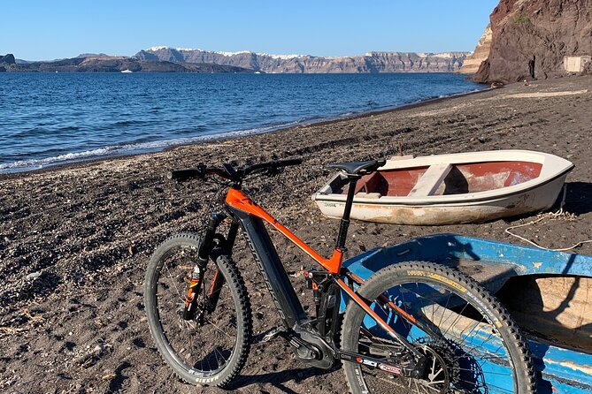 Private Electric Mountain Bike Experience and Tour in Santorini - Akrotiri and the Venetian Castle steps: short visit, big payoff