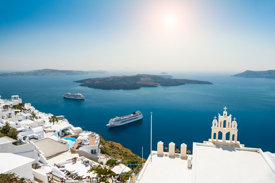 Private Famous Sights Tour with Local Guide in Santorini - A 4-hour sprint that still feels human