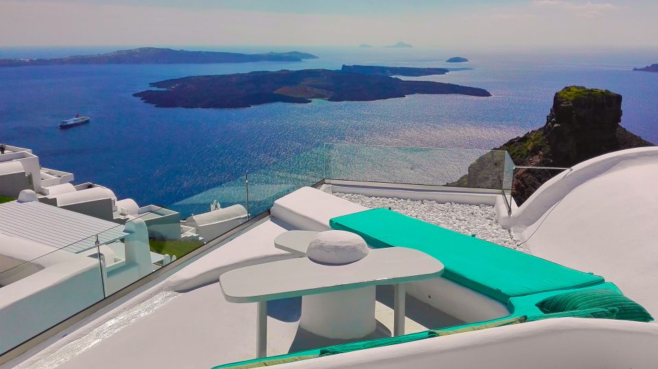 Private Famous Sights Tour with Local Guide in Santorini - Oia village: the caldera-slope stop you’ll remember