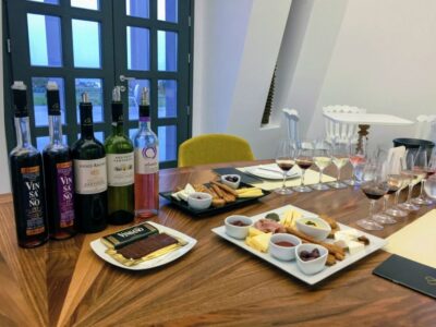 Private Group Visit to Akrotiri & 3 Wineries with Tastings - Akrotiri ruins: what you’ll see and how the self-guided part works