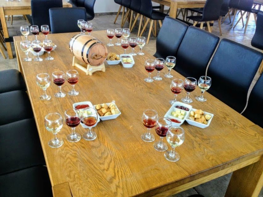 Private Group Visit to Akrotiri & 3 Wineries with Tastings - Transport, pickup, and the “don’t waste time” advantage