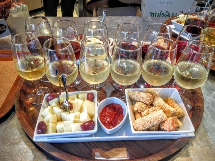Private Group Visit to Akrotiri & 3 Wineries with Tastings - Price and value: what $294 per person really covers