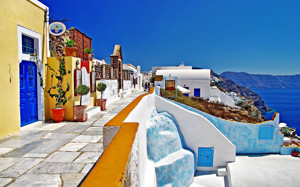 Private Half-Day Sightseeing Tour of Santorini - Akrotiri excavation: the volcanic story behind the island look