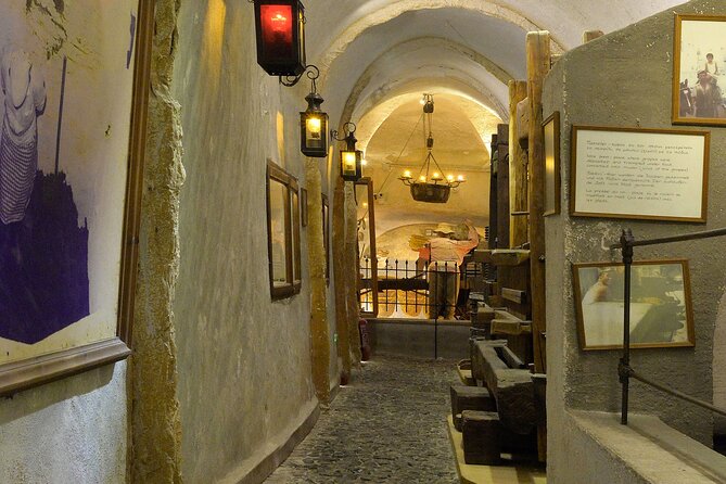 Private Half Day Tour with Wine Tasting in Santorini - Santo Wines: a wine tasting with the caldera sunset vibe