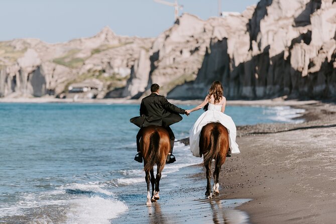 Private Horse Riding Experience in Santorini - Romantic photos without the awkward logistics: phone shooting done right