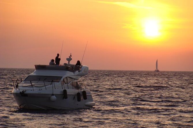 Private Motor Yacht Cruise with BBQ, Open Bar & Transfers - BBQ, open bar, and food quality you can judge at a glance