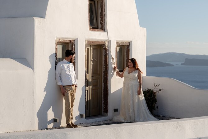 Private Photo Session in Santorini - Meet at Luno Santorini Oia: How the Session Starts