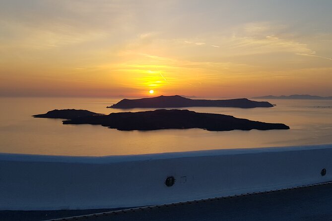 Private Transfer from-to Santorini airport to-from anywhere in Santorini Island - The ride in an air-conditioned minivan with Wi-Fi and careful driving