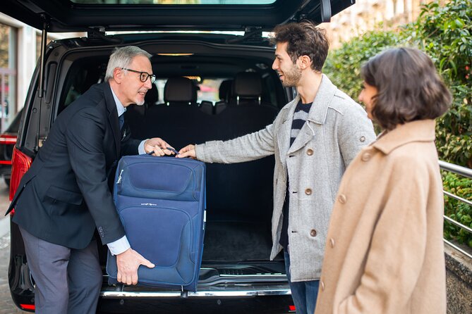 Private Transfers in Santorini Airport, Port and Hotels - Punctual, Safe, and Friendly: What the Service Looks Like on Real Trips