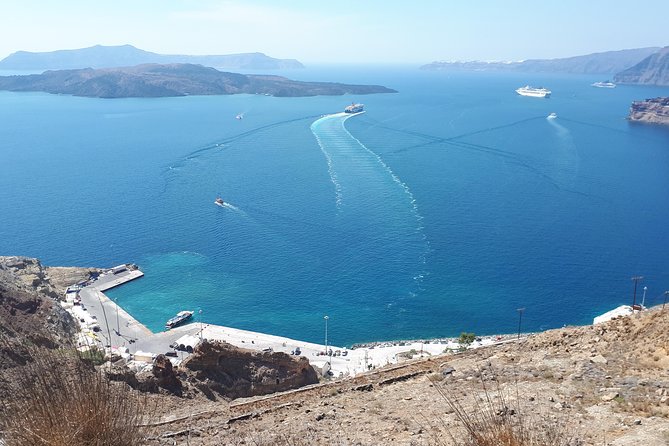 Private transfers in Santorini Greece - Door-to-door transfers make Santorini feel easier