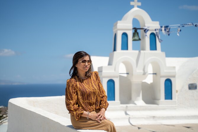 Private Walking Tour in Santorini with Personal Photographer - Price and value: what $581.78 per group really means