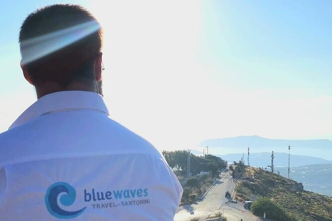 Santorini 4 hours Private Tour : Visit all the hotspots - Oia: lanes, blue domes, and why 45 minutes actually works