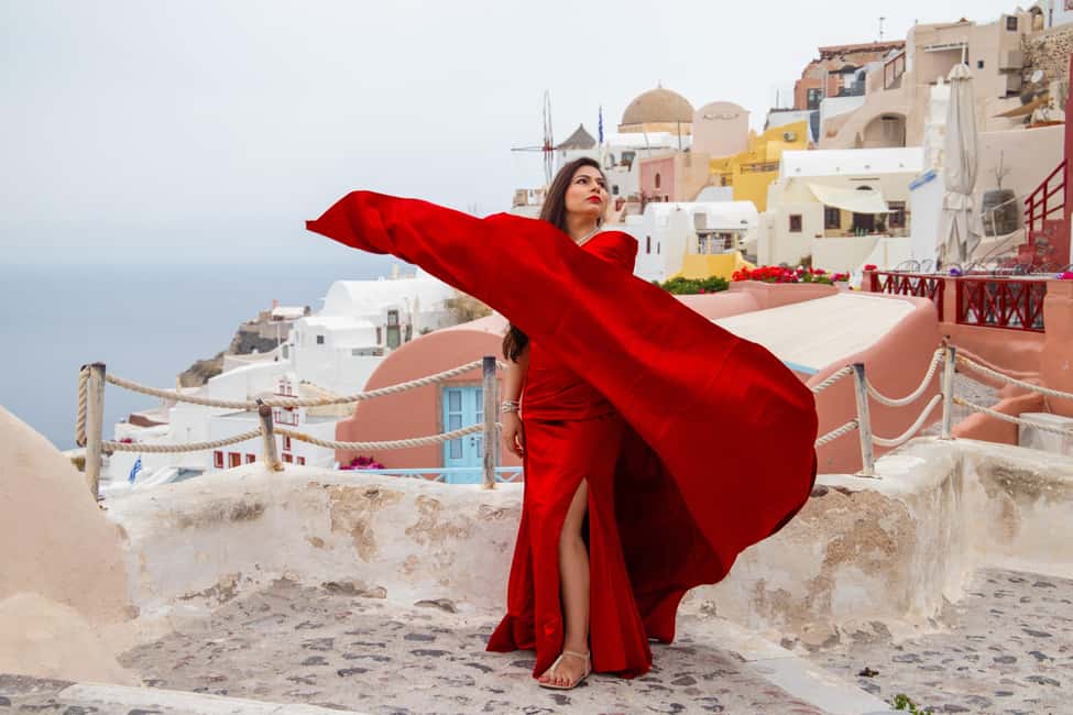 Santorini: 40-Minute Oia Photoshoot - Coffee and water at Foodini: a small included win