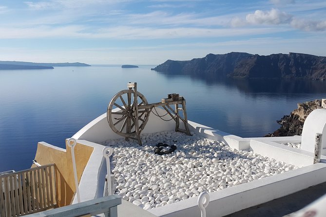 Santorini: 4hr Small Group Shore Excursion with Minimum Walking - Kamari black sand: 45 minutes to breathe, not just pose