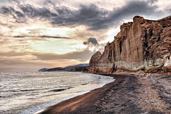 Santorini: 6hr Private Tour with Olive Oil, Beer or Wine Tasting - Wine or craft beer: what the included alcohol choices can look like