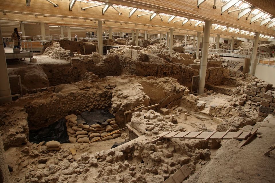 Santorini: Akrotiri Entry Ticket and Audio Guide - Your entry ticket plus phone audio: how the visit actually runs