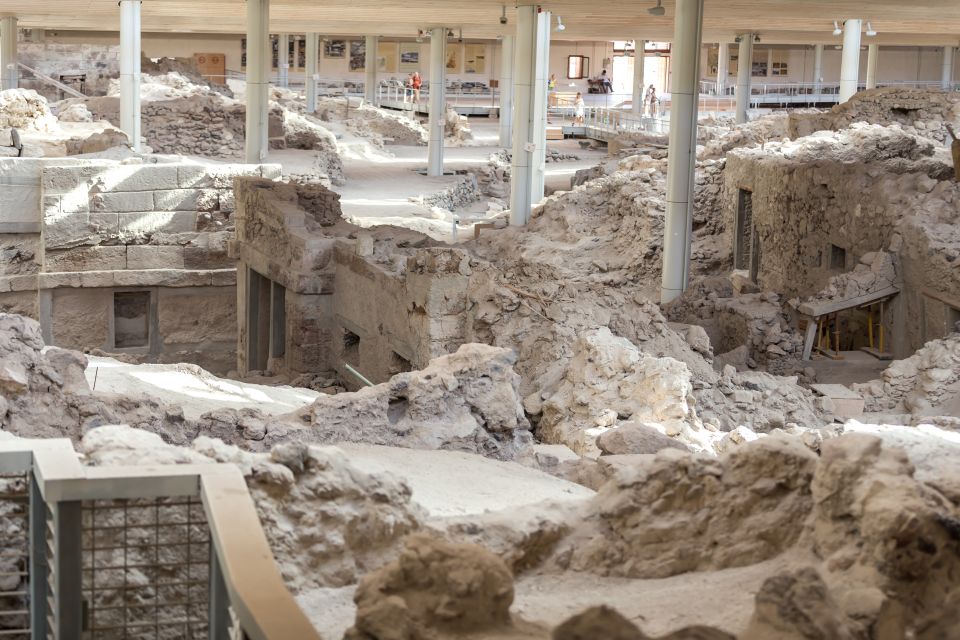 Santorini: Akrotiri Prehistoric City Guided Walking Tour - Key Things You’ll Notice at Akrotiri