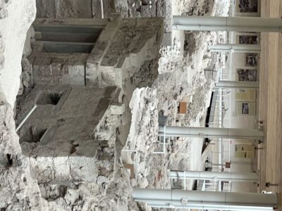 Santorini: Akrotiri Private Guided Tour with Hotel Pick-Up - Pickup from Oia or Thera: the logistics that save your day