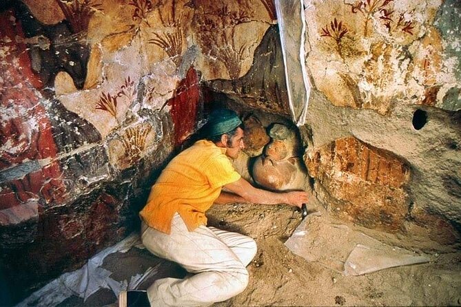 Santorini , Akrotiri tour by a licensed guide - Price and value: $213 per group plus the 12 euro entry fee