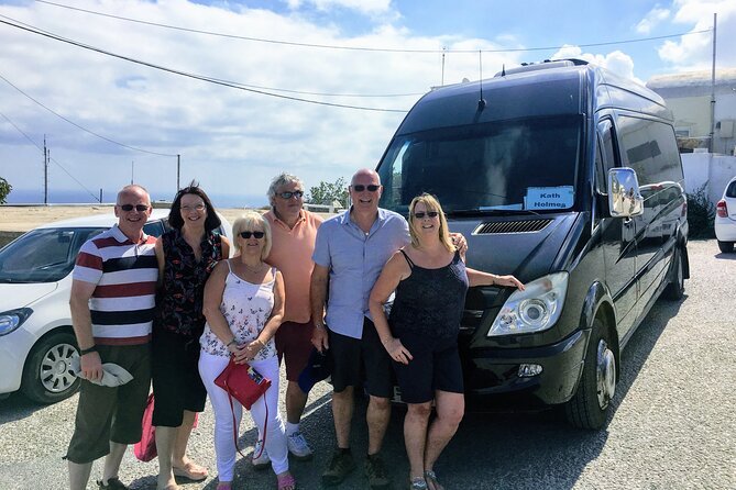 Santorini Arrival Transfer & Travel Services - The quick Oia main street stop: useful or just a tease?