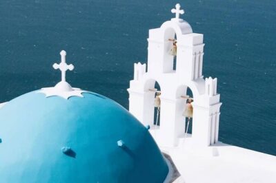 Santorini: Cable Car-Free & Stress-Free Private Island Tour - Getting from the old port to Athinios: the shared water taxi shortcut