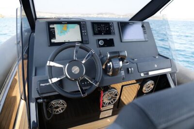 Santorini Caldera: Private Cruise with Speed Boat & Open Bar - Hotel pickup and the private feel (with real timing questions)