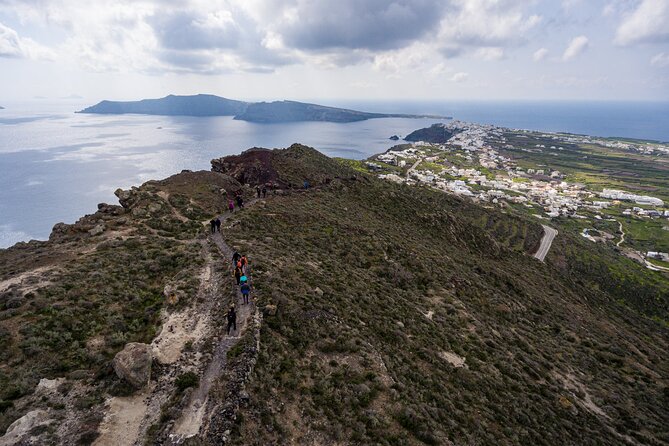 Santorini : Caldera Trail Hike and Sunset - Guide value: English storytelling that connects the dots