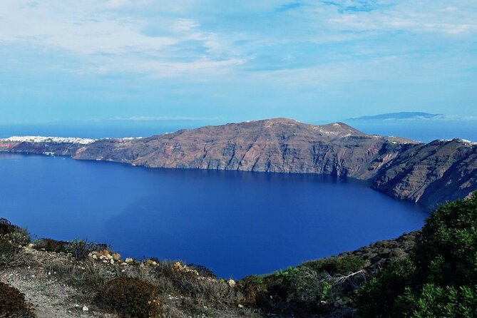 Santorini Caldera Walk Hiking Experience Fira-Oia - Pace, Surfaces, and What to Pack for a Moderate Hike
