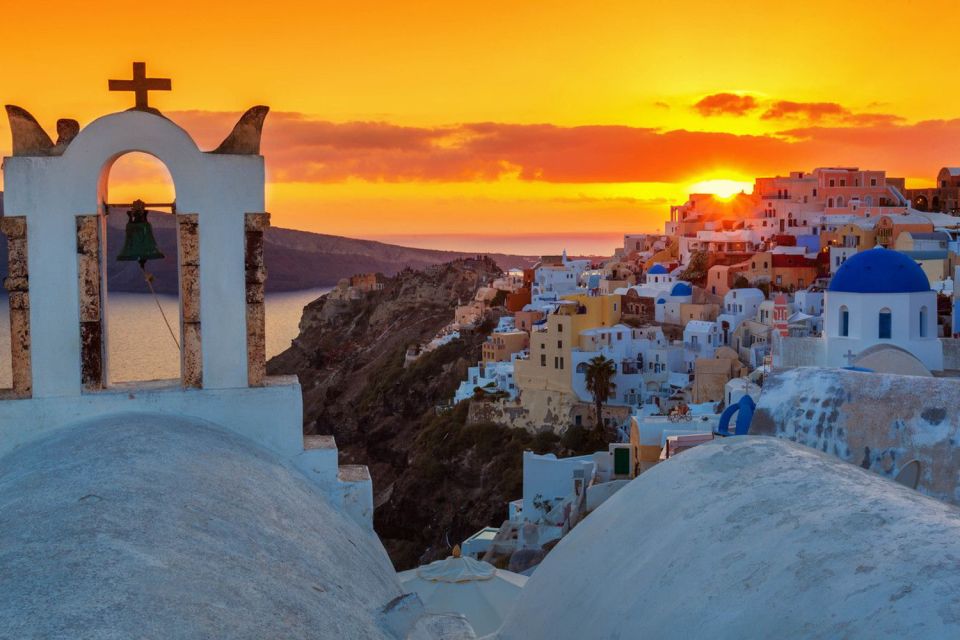 Santorini: Catamaran Cruise, Winery, & Oia Sunset Combo Tour - Included essentials: food, drinks, snorkeling gear, and Wi‑Fi
