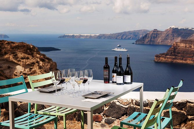 Santorini Cooking and Tasting Experience - Guides and chefs: why the human factor matters here